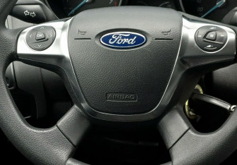 Подержанный автомобиль Ford Focus Hatchback 2012 года (13 фото)