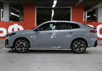 Подержанный автомобиль BMW X2 2024 года (8 фото)