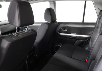 Подержанный автомобиль Suzuki Grand Vitara 2010 года (12 фото)