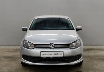 Подержанный автомобиль Volkswagen Polo Sedan 2011 года (2 фото)