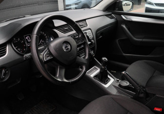 Подержанный автомобиль Skoda Octavia Liftback 2014 года (13 фото)