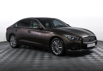 Подержанный автомобиль Infiniti Q50 2014 года (3 фото)