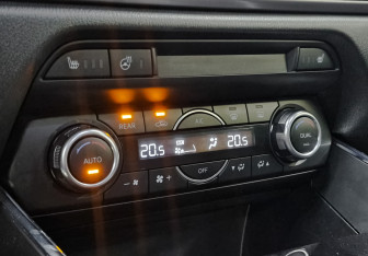 Подержанный автомобиль Mazda CX-9 2018 года (20 фото)