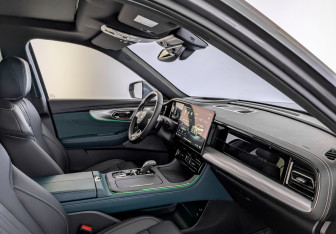 Подержанный автомобиль GAC GS8 2025 года (11 фото)