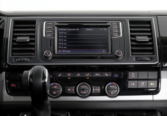 Подержанный автомобиль Volkswagen Multivan 2016 года (10 фото)