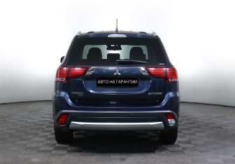 Подержанный автомобиль Mitsubishi Outlander 2016 года (4 фото)