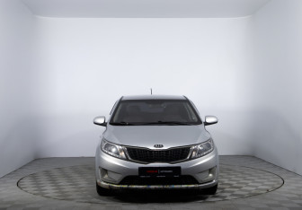 Подержанный автомобиль Kia Rio Hatchback 2012 года (2 фото)