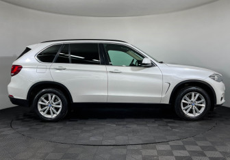 Подержанный автомобиль BMW X5 2017 года (6 фото)