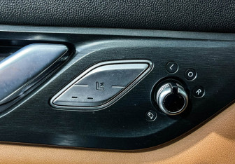 Подержанный автомобиль Changan CS95 2023 года (15 фото)