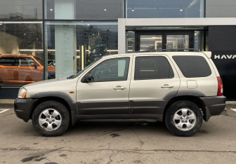 Подержанный автомобиль Mazda Tribute 2004 года (8 фото)