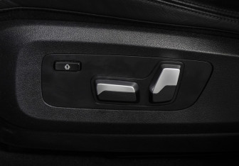 Подержанный автомобиль BMW X5 2022 года (18 фото)