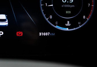 Подержанный автомобиль Omoda C5 2022 года (11 фото)