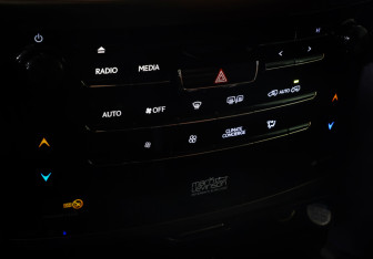 Подержанный автомобиль Lexus LX 2015 года (19 фото)