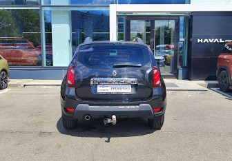 Подержанный автомобиль Renault Duster 2016 года (6 фото)