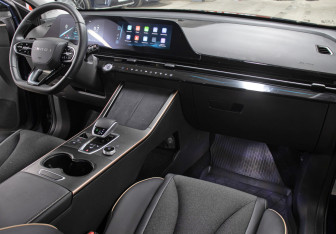 Подержанный автомобиль Omoda C5 2024 года (11 фото)