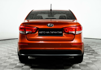 Подержанный автомобиль Kia Rio Sedan 2015 года (6 фото)
