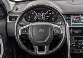 Подержанный автомобиль Land Rover Discovery Sport 2018 года (22 фото)