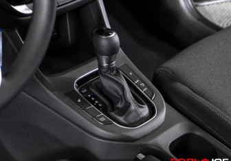 Подержанный автомобиль Hyundai i30 Hatchback 2022 года (16 фото)