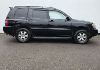 Подержанный автомобиль Toyota Highlander 2003 года (4 фото)