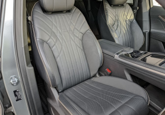 Подержанный автомобиль Jaecoo J8 2024 года (23 фото)