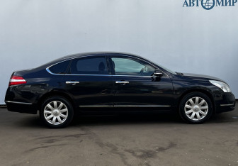 Подержанный автомобиль Nissan Teana 2011 года (4 фото)