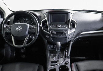 Подержанный автомобиль DongFeng AX7 2019 года (7 фото)