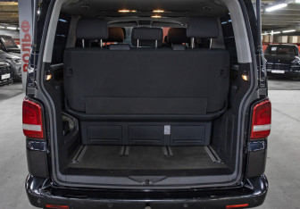 Подержанный автомобиль Volkswagen Multivan 2010 года (10 фото)