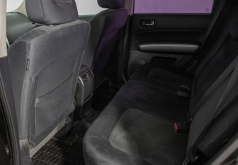 Подержанный автомобиль Nissan X-Trail 2012 года (11 фото)