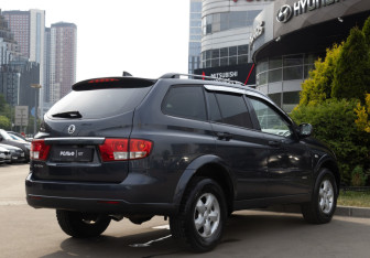 Подержанный автомобиль SsangYong Kyron 2009 года (4 фото)