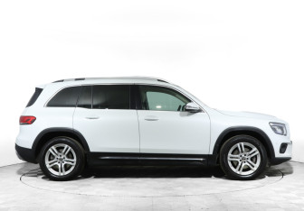 Подержанный автомобиль Mercedes-Benz GLB 2021 года (4 фото)