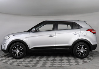 Подержанный автомобиль Hyundai Creta 2019 года (8 фото)