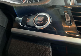 Подержанный автомобиль BMW X3 2016 года (15 фото)