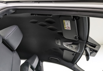 Подержанный автомобиль Toyota C-HR 2021 года (22 фото)