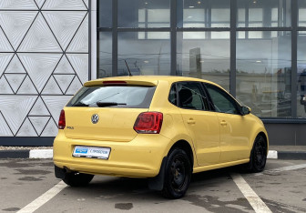 Подержанный автомобиль Volkswagen Polo Hatchback 2010 года (5 фото)