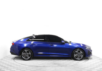 Подержанный автомобиль Kia K5 2021 года (4 фото)
