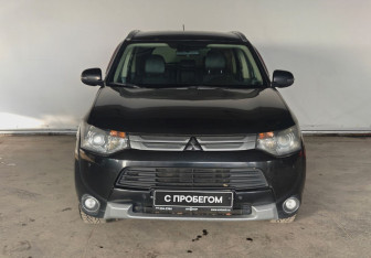 Подержанный автомобиль Mitsubishi Outlander 2014 года (2 фото)