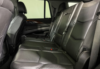 Подержанный автомобиль Cadillac Escalade Suv 2019 года (10 фото)