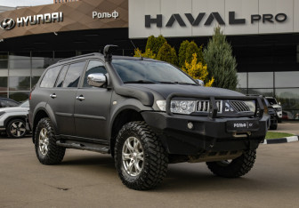 Подержанный автомобиль Mitsubishi Pajero Sport 2010 года (2 фото)