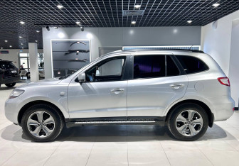 Подержанный автомобиль Hyundai Santa Fe 2009 года (6 фото)
