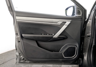 Подержанный автомобиль Geely Coolray 2022 года (19 фото)