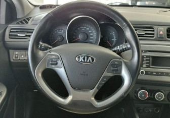 Подержанный автомобиль Kia Rio Hatchback 2016 года (11 фото)