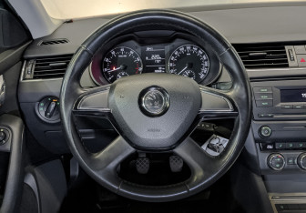 Подержанный автомобиль Skoda Octavia Liftback 2014 года (22 фото)
