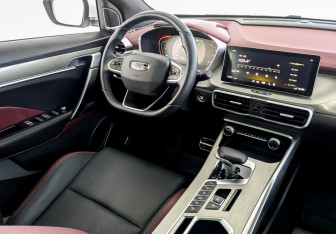Подержанный автомобиль Geely Coolray 2023 года (29 фото)