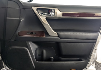 Подержанный автомобиль Lexus GX 2017 года (24 фото)