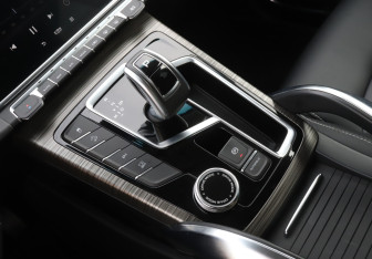 Подержанный автомобиль Geely Atlas Pro 2022 года (15 фото)