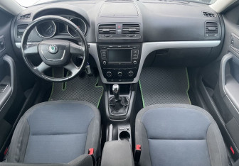 Подержанный автомобиль Skoda Yeti 2011 года (10 фото)