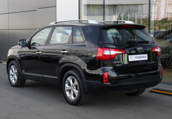 Подержанный автомобиль Kia Sorento 2014 года (7 фото)