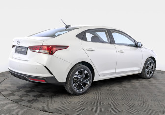 Подержанный автомобиль Hyundai Solaris Sedan 2021 года (5 фото)