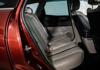 Подержанный автомобиль Mazda CX-7 2008 года (9 фото)