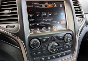 Подержанный автомобиль Jeep Grand Cherokee 2016 года (27 фото)